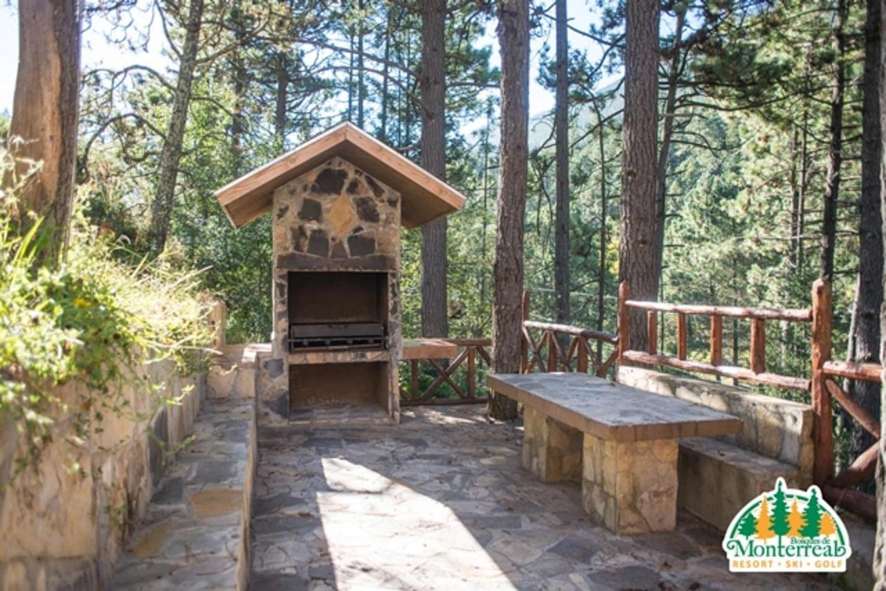 Bosques De Monterreal Hotell San Antonio de las Alazanas Exteriör bild